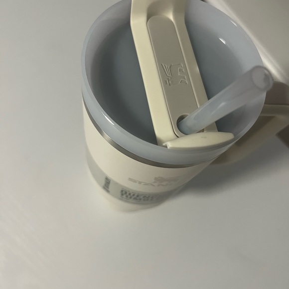 Cream Stanley 40oz Quencher. - Picture 2 of 3